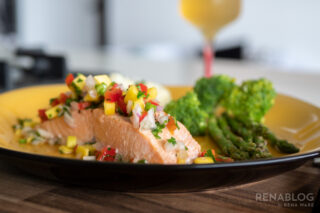 Salmón con salsa de mango